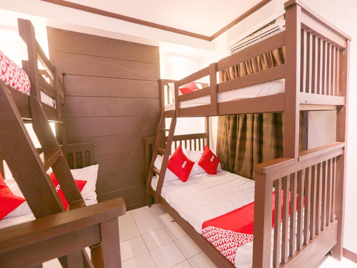 Oyo 759 Royal South Garden Suites Tagaytay City Exteriör bild