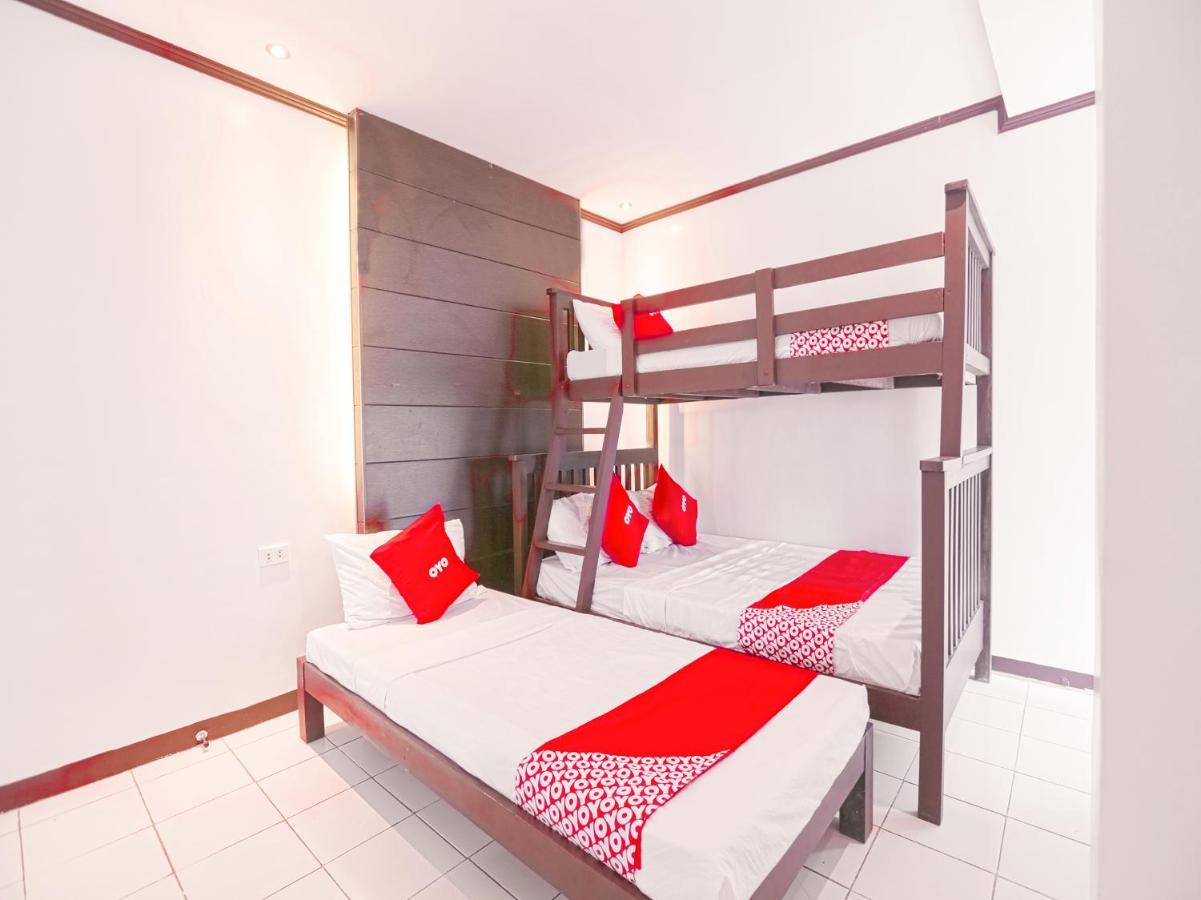 Oyo 759 Royal South Garden Suites Tagaytay City Exteriör bild