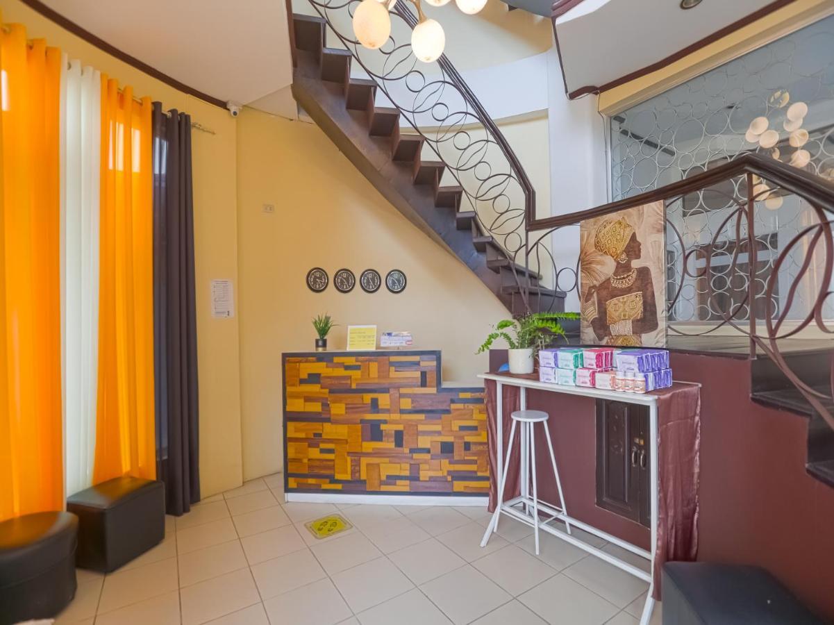 Oyo 759 Royal South Garden Suites Tagaytay City Exteriör bild