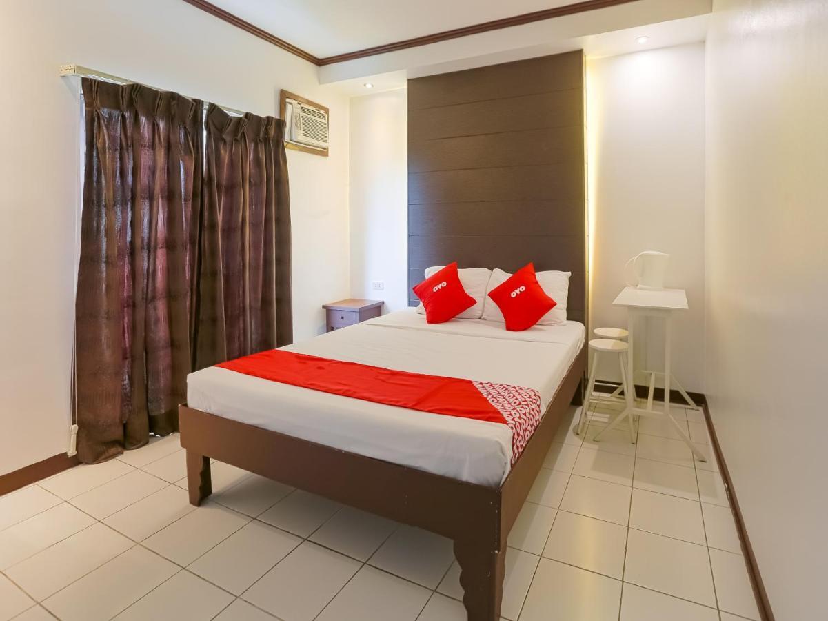 Oyo 759 Royal South Garden Suites Tagaytay City Exteriör bild